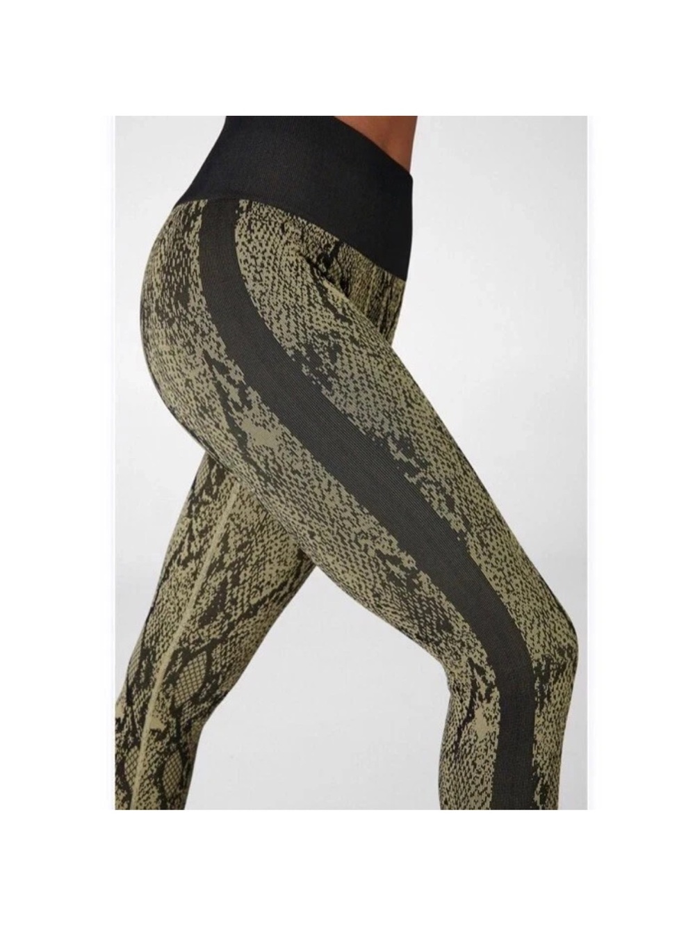FABLETICS Women's SEAMLESS SNAKESKIN HIGH-WAISTED 7/8 LEGGINGS Large Workout